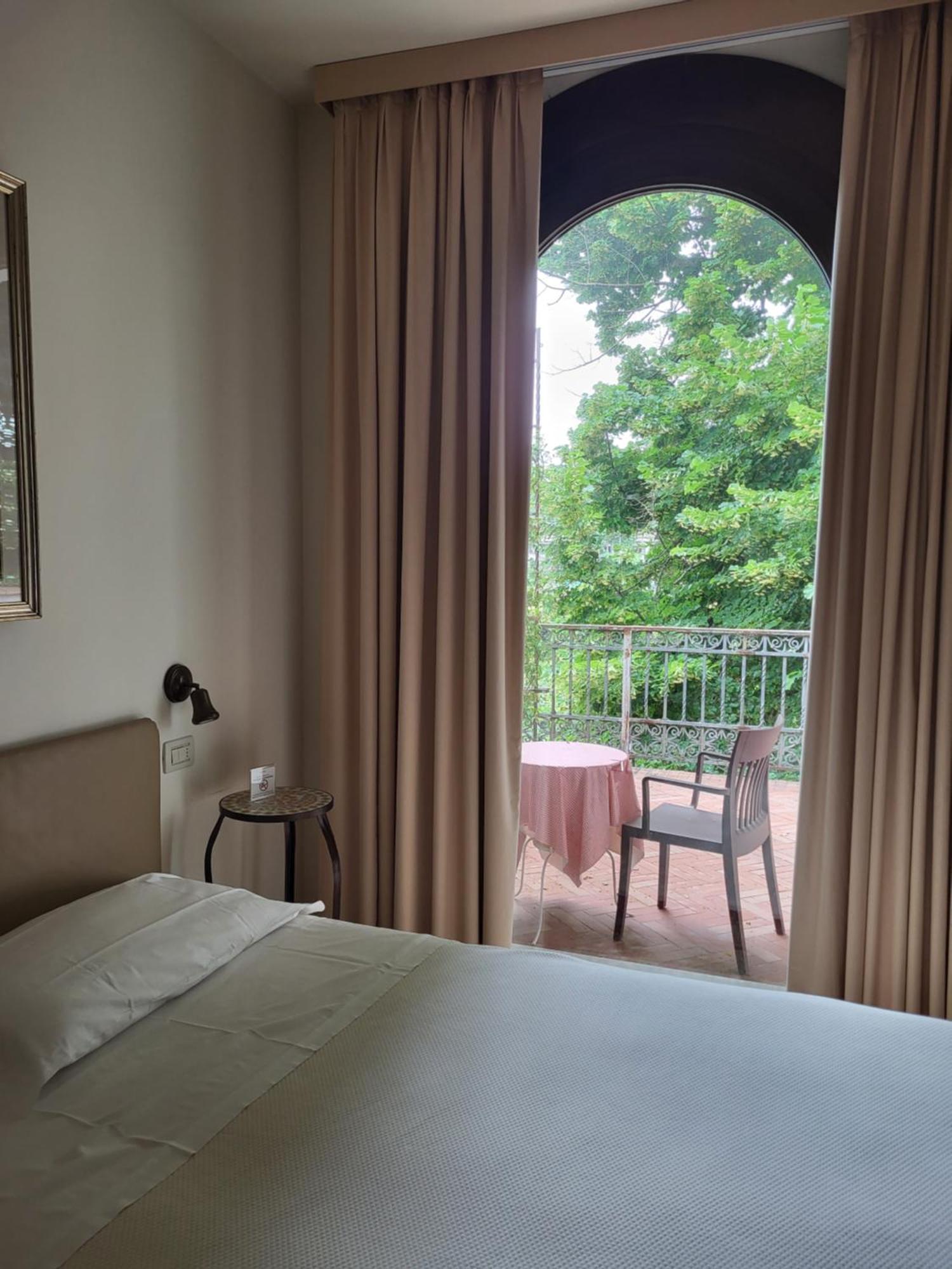 Al Melograno - Room & Breakfast Bologna Luaran gambar