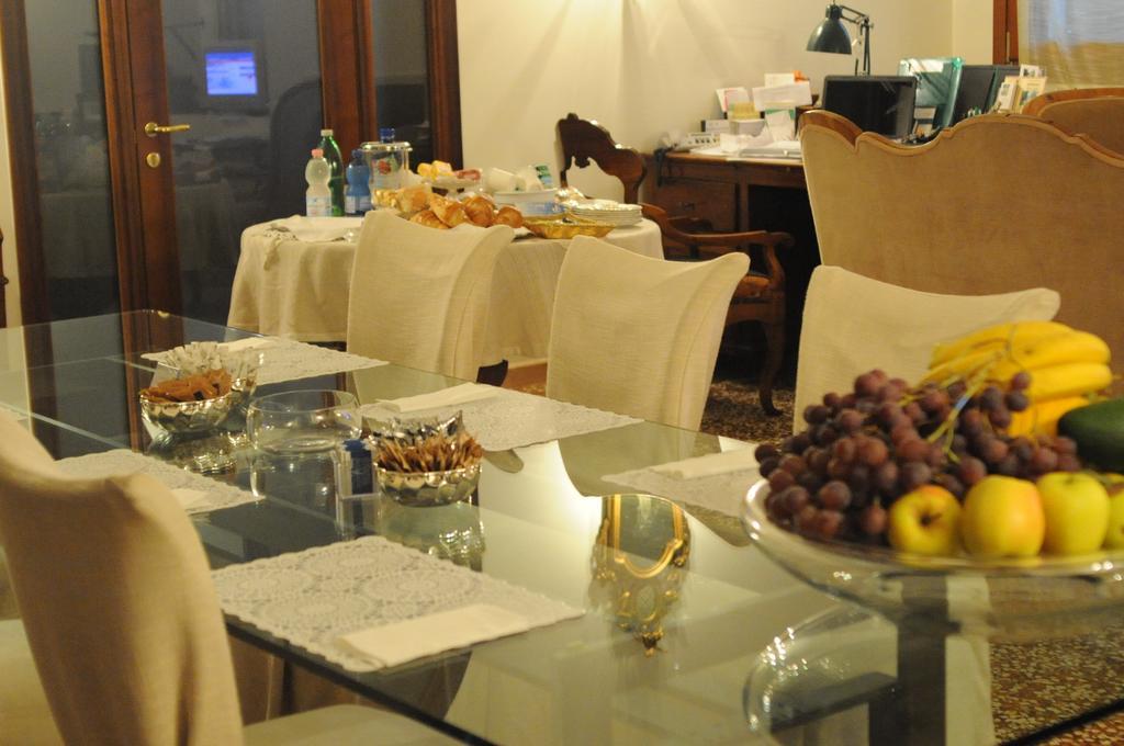 Al Melograno - Room & Breakfast Bologna Luaran gambar