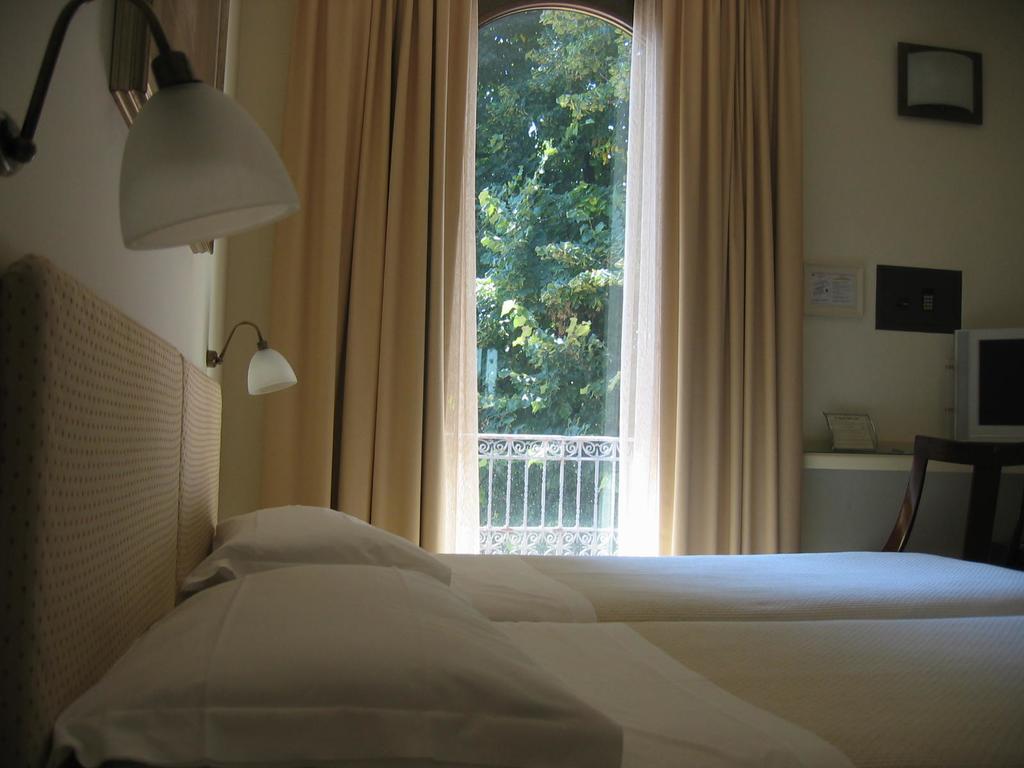Al Melograno - Room & Breakfast Bologna Luaran gambar